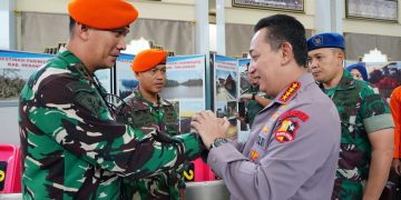 Kapolri Beri Apresiasi Langsung ke TNI yang ‘Berputar’ dan Tim Gabungan Evakuasi Kapolda Jambi