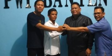Kisruh Kasipenkum Kejati Banten dan Wartawan Rudi Berujung Damai