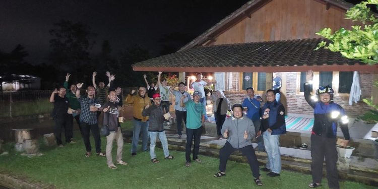 KOMUNITAS PEMOTOR RODA 2 BUKA BERSAMA ANAK YATIM DI PERUM.PURI SERANG HIJAU