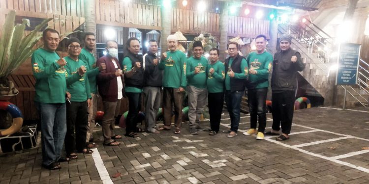 Bikers dari klub motor PSHBC Jalis silaturahim dengan mengadakan buka bersama