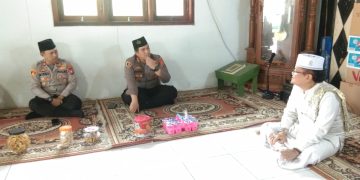Kapolres Serang Berkunjung Ke Ponpes Al-Hidayah Cikeusal Untuk Serap Aspirasi Dan Keluhan Masyarakat