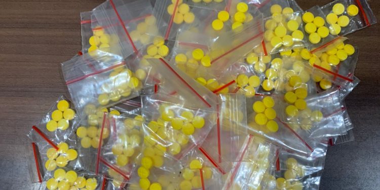 Polisi Gerebeg Sebuah Rumah Diduga Tempat Peredaran Pil Koplo