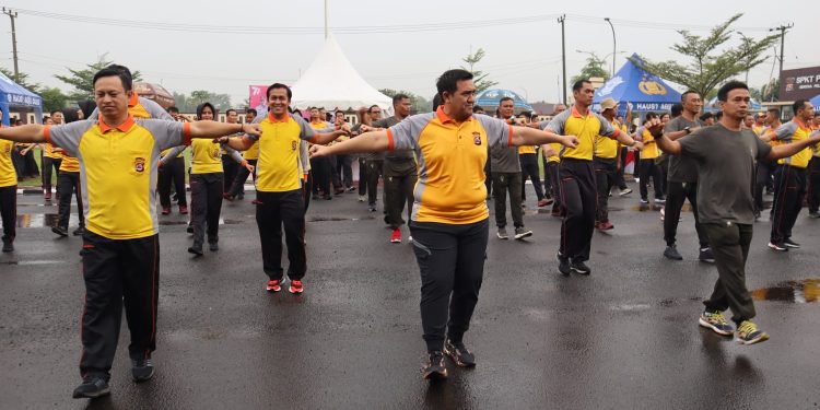 Menyambut HUT Bhayangkara Ke 77 TNI-POLRI Gelar Apel dan Olahraga Bersama