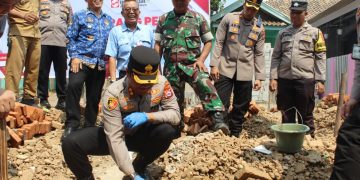 Kapolres Serang Bedah Rumah Tidak Layak Huni