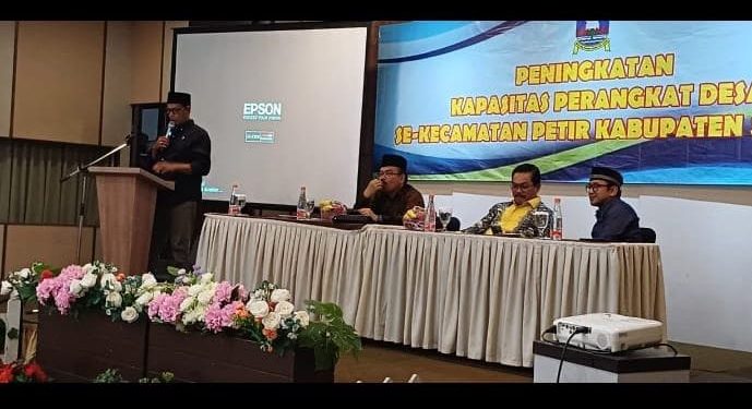 Perangkat Desa se-Kecamatan Petir Mengeluh, Camat Tidak Tahu Menahu
