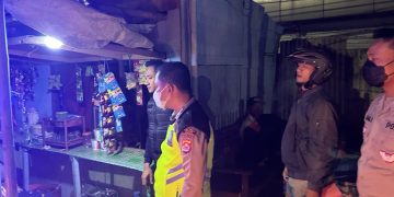 Gelar Operasi Pekat, Personil Polres Serang Sita Ratusan Botol Miras dan Tuak