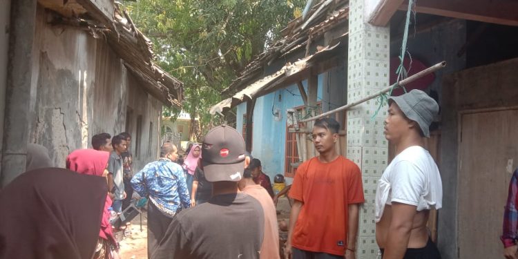 Ditinggal Gotong-Royong Gali Makam, Rumah Salah Seorang Warga Hangus Terbakar