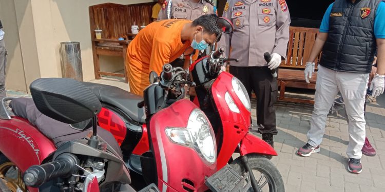 Sedang Cukur Rambut, Pelaku Curanmor Ditangkap