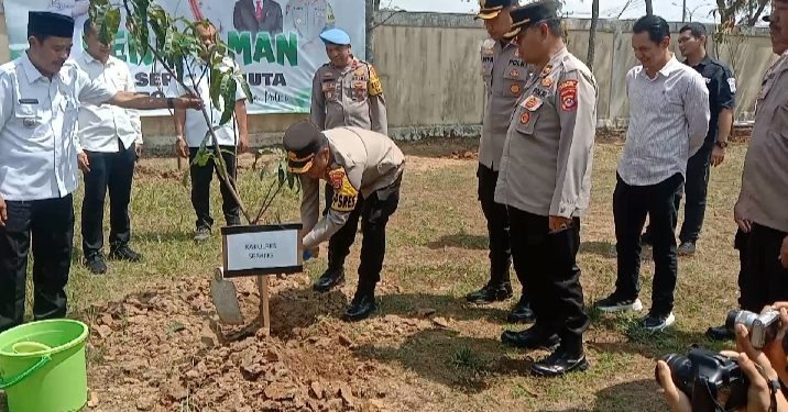 Pencanangan Aksi Penanaman 10 Juta Pohon Bersama Kapolri, Polres Serang, Kodim dan Pemkab Serang.