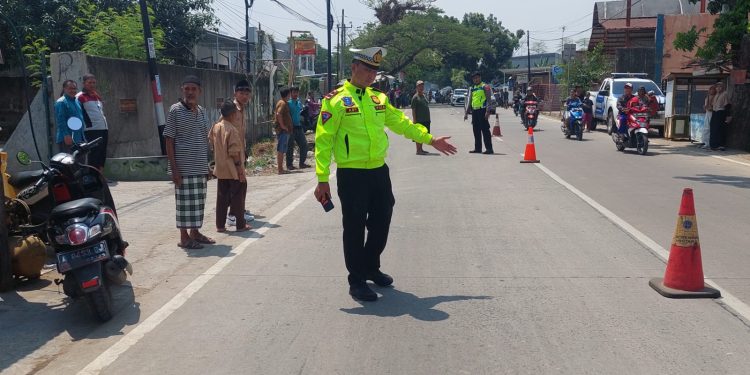 Tabrakan Beruntun di Jalan Raya Banten Lama Menewaskan 1 Orang Pengendara Motor