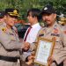 Kapolres Lebak Berikan Penghargaan Kepada Personil Berprestasi