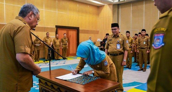 Pemkot Tangsel Lantik 40 Kepala Sekolah Jenjang SD dan SMP