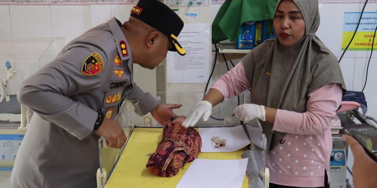 Kapolres Serang Berniat Mengadopsi Bayi Dalam Kantong Kresek