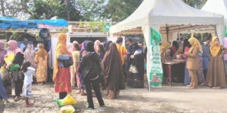 Harga Beras Turun Tak Pengaruhi Emak-emak Serbu Operasi Pasar