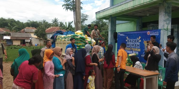 Bantu Tim Satgas Pangan, Mahasiswa Gelar Bazar Beras