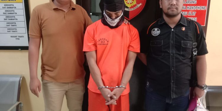 1 Pelaku Tukang Jambret Handphone Bonyok Digebuki Massa