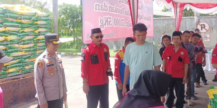 Satgas Pangan dan Buruh Gelar Operasi Pasar di PT. INDAH KIAT