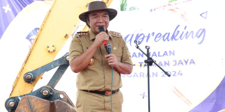 Al Muktabar Lakukan Peletakan Batu Pertama ( Groundbreaking ) Pembangunan Ruas Jalan Sumur – Taman Jaya Kabupaten Pandeglang*