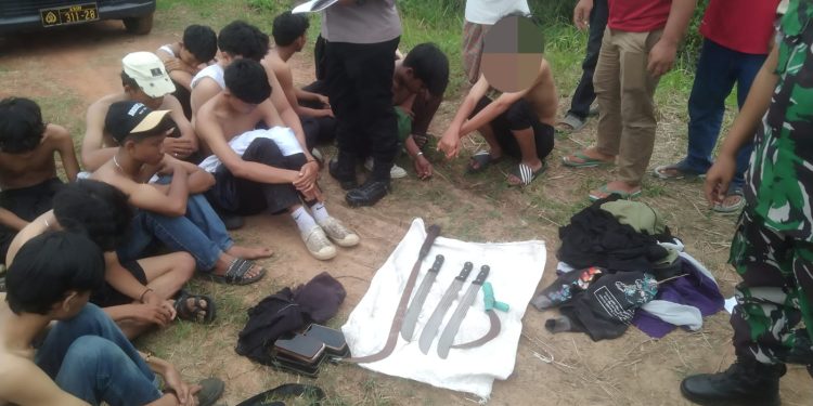 Diduga Akan Tawuran Belasan Pelajar Diamankan Personil Polsek Carenang