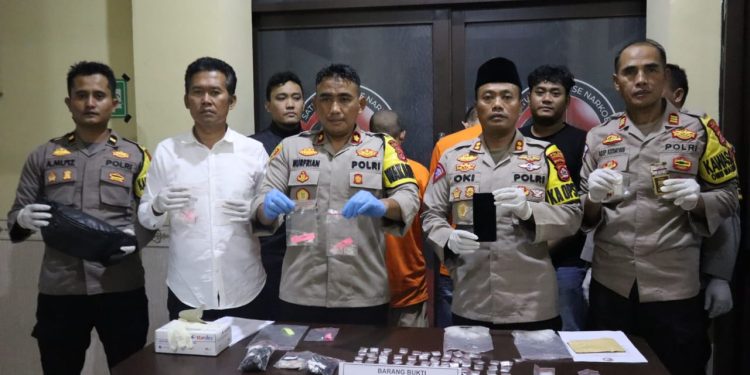 Pengedar Sabu Dicokok Saat Nitik di Depan Kantor Camat