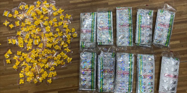 Pengedar Pil Koplo Digerebeg Saat Packing