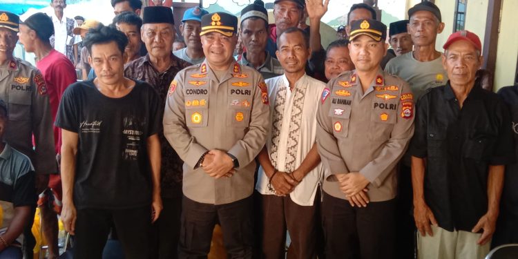 Kapolres Serang Temui Pemandi Jenazah, Penggali Kubur dan Marbot