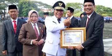 Al Muktabar Serahkan 9 Penghargaan Pemenang Inovasi Pelayanan Publik