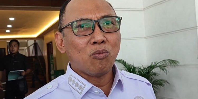 Peringati Hari Buruh Internasional, Pemkot Cilegon Bagi-Bagi Doorprize ke Para Buruh dan Hadiah Umroh.