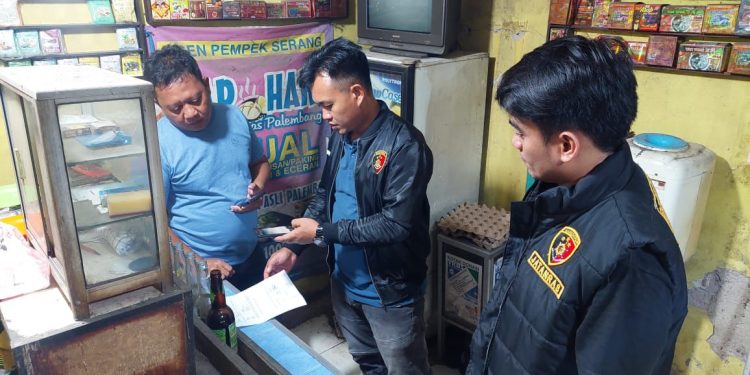 Tekan Peredaran Miras, Sejumlah Kios Jamu di Kecamatan Kragilan Disasar Personil Satreskrim