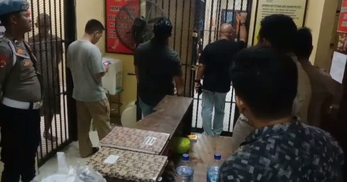 Kapolres Serang Mendadak ke Ruang Tahanan. Ada Apa ?