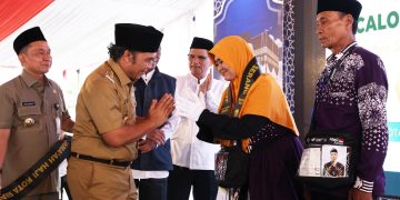 Plh Gubernur Lepas Jamaah Kloter 9 Kota Serang