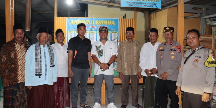 Pererat Silaturahmi, Kapolres dan Masyarakat Ngobrol Bareng di Pos Kamling