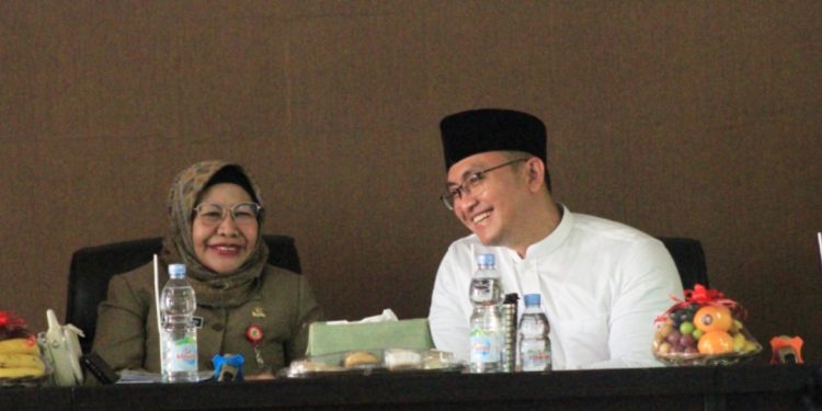 Andika Hazrumy Minta KT di Kabupaten Serang Terjun ke Usaha Kelola Sampah