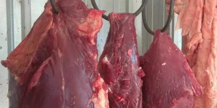PASAR TRADISONAL LEBAK: Harga Daging Sapi dan Kerbau Melonjak Naik di Pasaran.