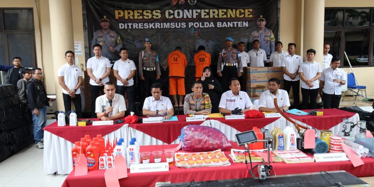 Polda Banten Bongkar Pembuatan Oli Palsu di Tangerang