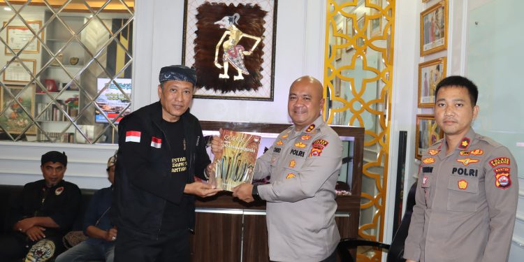 Silaturahmi Dengan Kapolres, Asosiasi Golok Banten Akan Gelar Pameran di Istana Kepresidenan