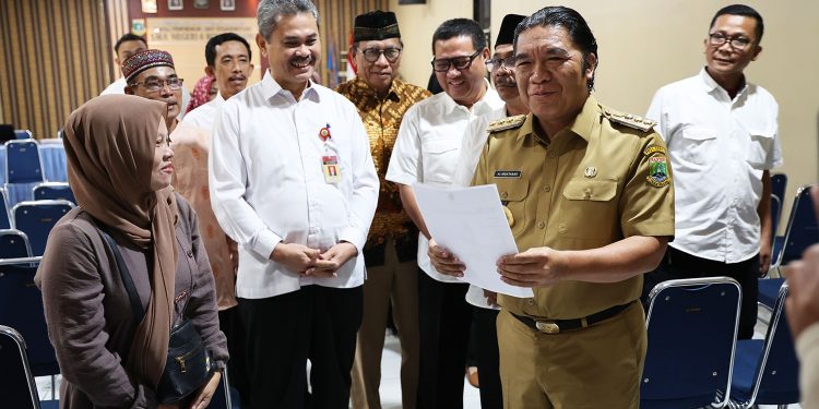 Tinjau Pelaksanaan PPDB 2024, Pj Gubernur Banten Al Muktabar Pastikan Pelayanan Prima