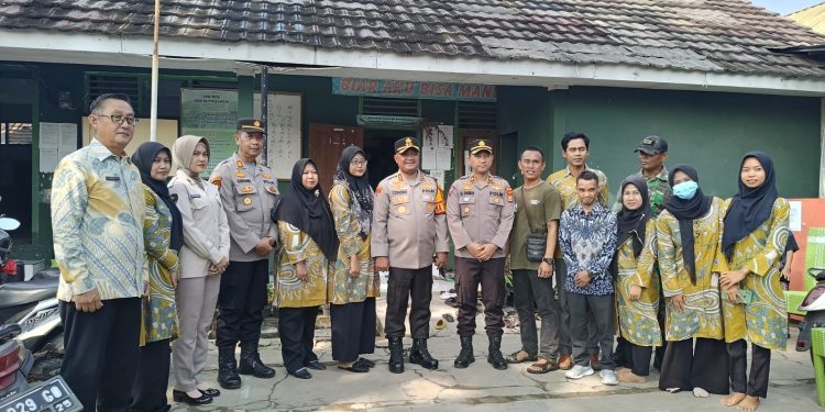 Rangkaian HUT Bhayangkara dan HKGB, Kapolres dan Ketua Bhayangkari Kunjungi Sekolah Khusus