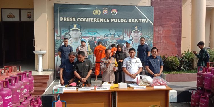 Pangkalan Penyuntikan Gas Bersubsidi Digerebeg Polda Banten