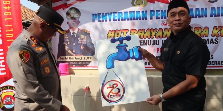 Warga Singatair Gembira Dapat Sumur Bor Air Bersih Dari Kapolres Serang