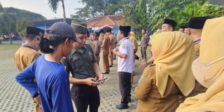 Cegah Judi Online di Kantor, Camat Sepatan Razia Ponsel Pegawai