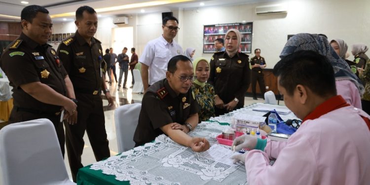 Kejaksaan Tinggi Banten Gelar Donor Darah, Bakti Sosial, dan Anjangsana Peringati Hari Bhakti Adhyaksa ke-64
