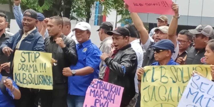 Buntut Korupsi Dana Hibah BUMN, PWI Demo Anggotanya