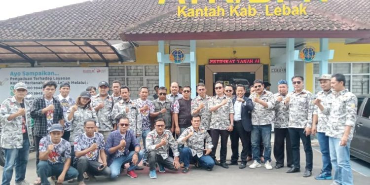 Ormas RGPI Bersama LSM GMBI Geruduk Kantor ATR/BPN Kabupaten Lebak Banten