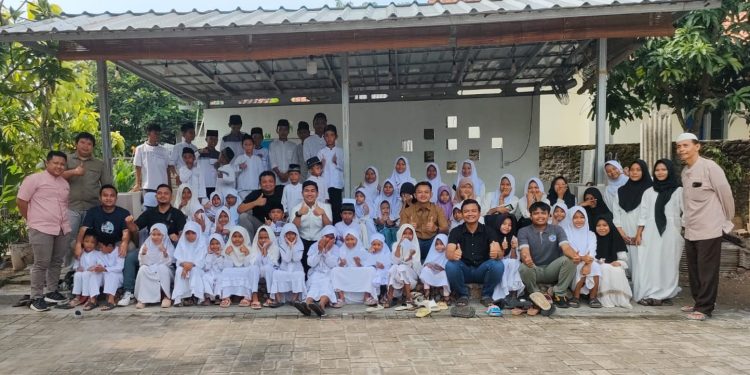 Personil Satreskrim Polres Serang Gelar Jumat Berkah Dengan Anak Yatim Piatu