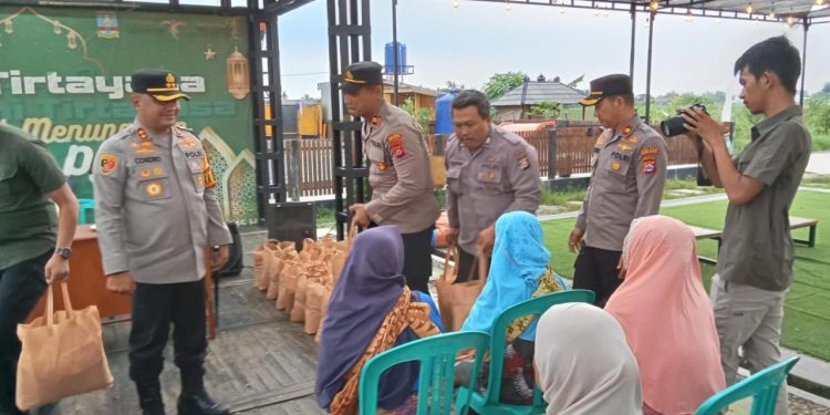 Serap Aspirasi dan Berbagi, Kapolres Serang Temui Emak-emak Warga Tirtayasa