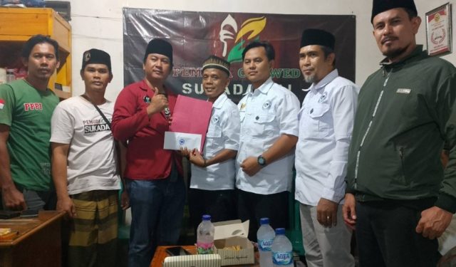 Forum Garda Sukadamai Bersatu FGSB Beri Sumbangan Untuk Kegiatan Pemuda Cirewed Santunan Anak Yatim