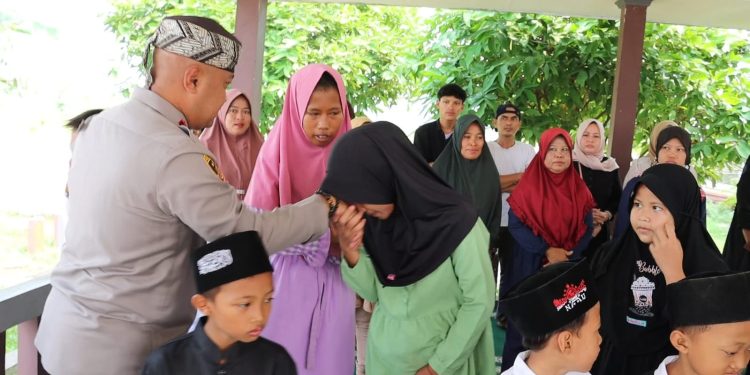 Gelar Ngariung Iman Ngariung Aman, Kapolres Silaturahmi Dengan Emak-emak dan Anak-anak Yatim