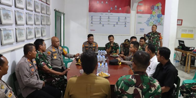 Kunjungi Koramil Kopo, Kapolres Serang Ngopi Bareng Dengan Babinsa