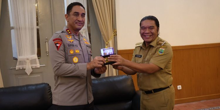 Pj Gubernur Al Muktabar Terima Silaturahmi Kapolda Banten Irjen Pol Suyudi Ario Seto